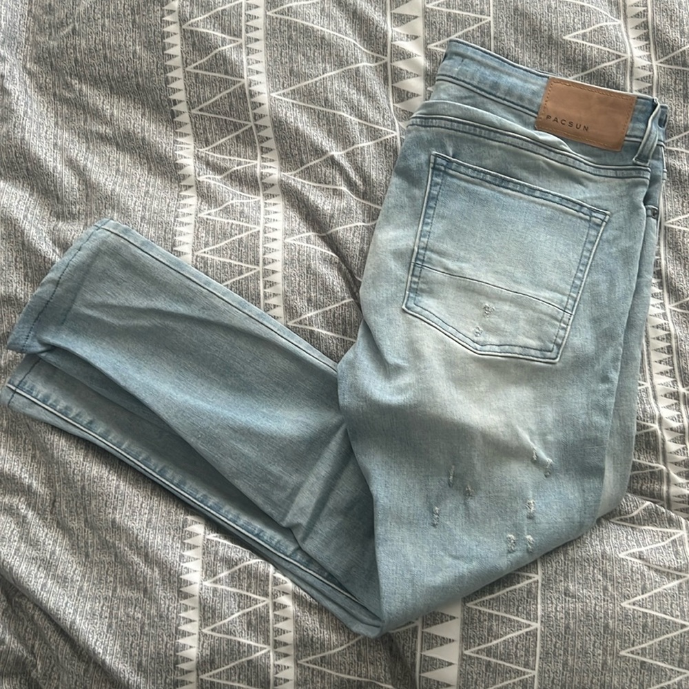 PACSUN Men’s skinny blue Jeans ripped torn style - size 31